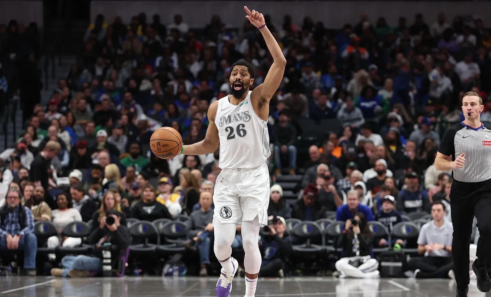 jiuyou-德罗巴在独行侠比赛中爆冷，最后时刻胜出引发热议！